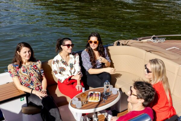 Luxury Private Seine River Cruise in Paris