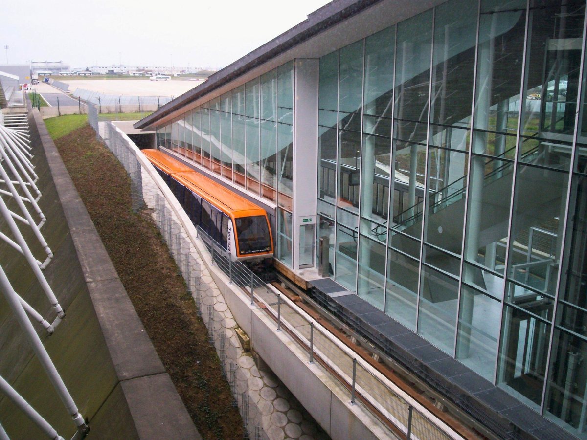 Paris main international airport CDGval
