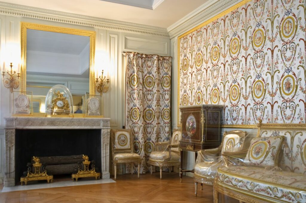 Marie Antoinette private rooms billard