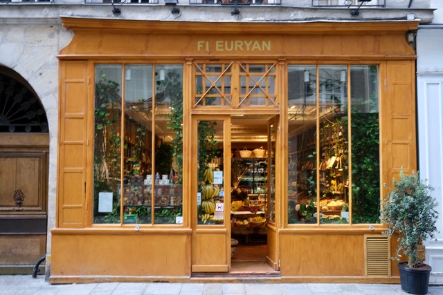 Shop at Saint Louis Island, Paris Private Tour