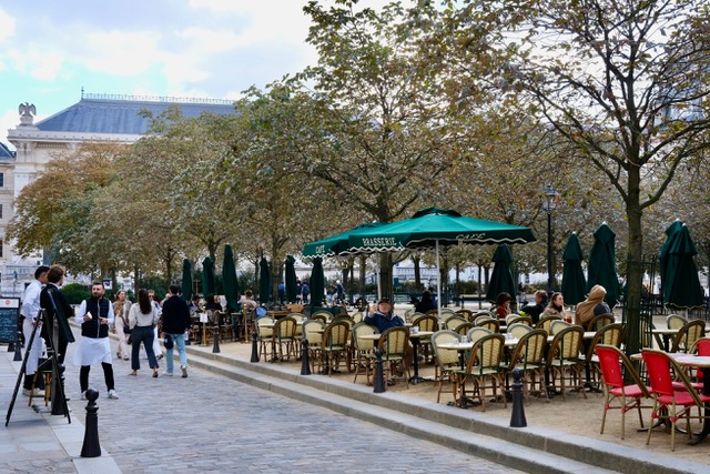 Place Dauphine, Paris Private Tour